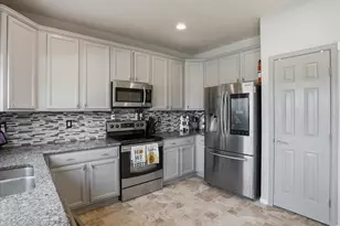 24703 E Kansas Cir, Aurora, CO 80018 - Photo 10