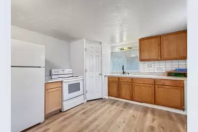 720 Phelps St, Sterling, CO 80751 - Photo 8