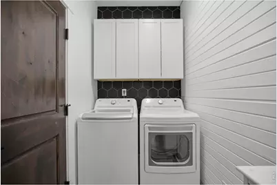 1827 Castle Hill Dr, Windsor, CO 80550 - Photo 24