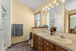 302 E 40th St, Loveland, CO 80538 - Photo 14