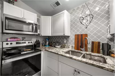 208 S Frances Ave, Milliken, CO 80543 - Photo 4