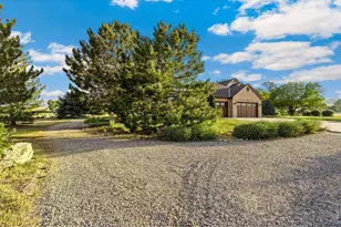 5714 Bluff Ln, Loveland, CO 80537 - Photo 6