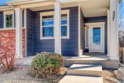 527 Deerwood Dr, Longmont, CO 80504 - Photo 2