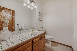 2062 Ridgeview Dr, Longmont, CO 80504 - Photo 32