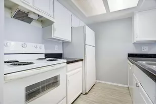 16001 E Alaska Pl, Aurora, CO 80017 - Photo 8