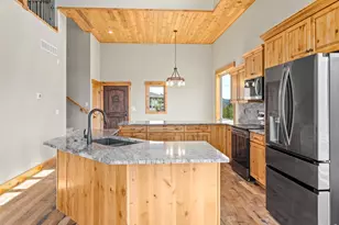 659 Peak View Dr, Estes Park, CO 80517 - Photo 18