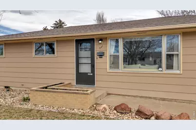 321 Crescent Dr, Loveland, CO 80538 - Photo 6