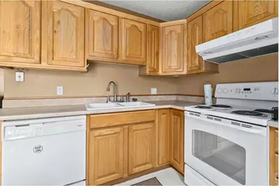 985 W 10th St #C3, Loveland, CO 80537 - Photo 10