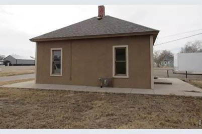 406 Hamilton St, Sterling, CO 80751 - Photo 4