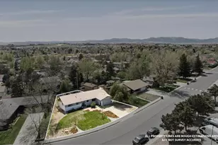 1075 Emerald St, Broomfield, CO 80020 - Photo 2