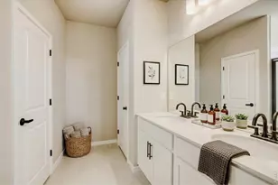 232 Sugar Beet Ln, Berthoud, CO 80513 - Photo 2