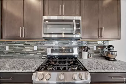 19518 E Sunset Cir, Aurora, CO 80015 - Photo 8