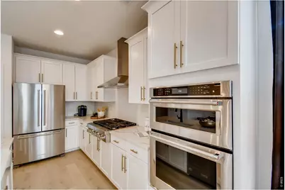 2841 Bear Springs Cir, Longmont, CO 80503 - Photo 10