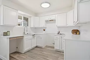 11590 W 39th Pl, Wheat Ridge, CO 80033 - Photo 8