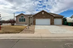 106 Linden Oaks Dr, Ault, CO 80610 - Photo 1