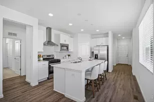 438 Overbrook Ln, Longmont, CO 80504 - Photo 2
