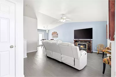 405 N 30th Ave, Greeley, CO 80631 - Photo 4