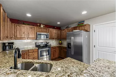 4206 Sunflower Rd, Evans, CO 80620 - Photo 14