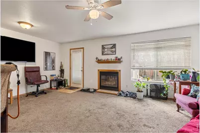 1017 Washington Ave, Loveland, CO 80537 - Photo 10