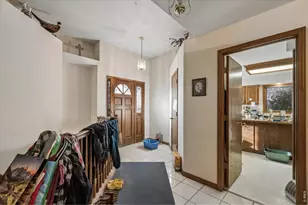 2434 Maplewood Cir W, Longmont, CO 80503 - Photo 2