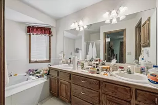 2434 Maplewood Cir W, Longmont, CO 80503 - Photo 10