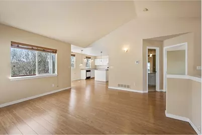 819 Thornwood Cir, Longmont, CO 80503 - Photo 4