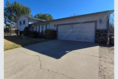 42 Canfield Ave, Fort Morgan, CO 80701 - Photo 2