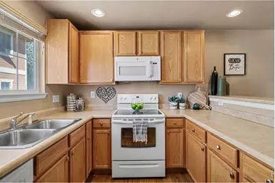 4204 Riley Dr, Longmont, CO 80503 - Photo 6