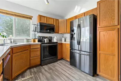 1098 Lavender Ave, Loveland, CO 80537 - Photo 6