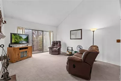 512 Locust Grove Dr, Fort Collins, CO 80521 - Photo 2