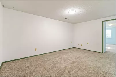 811 S Van Buren Ave, Loveland, CO 80537 - Photo 14