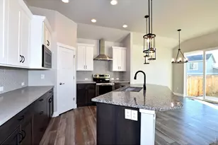 1189 Crown Sparrow St, Johnstown, CO 80534 - Photo 4