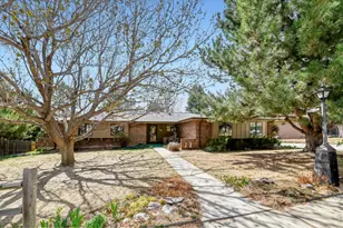 1123 Fordham St, Longmont, CO 80503 - Photo 2