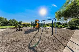 5204 Clover Basin Dr, Longmont, CO 80503 - Photo 36