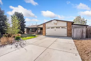 413 Park Pl, Fort Collins, CO 80525 - Photo 2