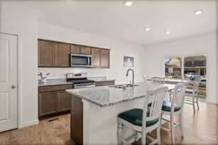 2555 Siskin Wy, Johnstown, CO 80534 - Photo 4