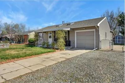 740 Ironton St, Aurora, CO 80010 - Photo 2