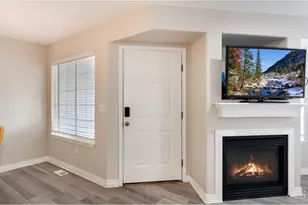 1419 Red Mountain Dr, Longmont, CO 80504 - Photo 4