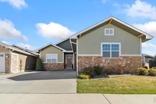 1020 Nightingale Dr, Fort Collins, CO 80525 - Photo 2