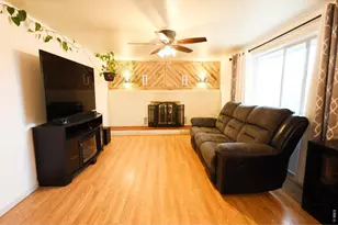 507 W 11th St, Loveland, CO 80537 - Photo 4