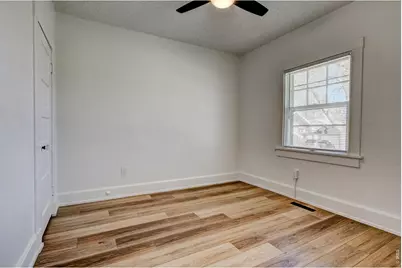 10 S Fremont Ave, Johnstown, CO 80534 - Photo 12