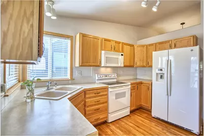 432 Cardinal Ave, Loveland, CO 80537 - Photo 8