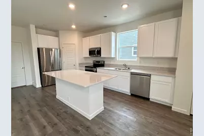 3852 Pinnacles Ct, Evans, CO 80620 - Photo 2