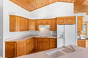 650 Summit Dr, Estes Park, CO 80517 - Photo 22