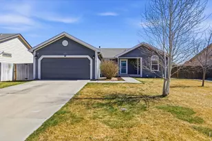 331 S Maple Ave, Eaton, CO 80615 - Photo 2