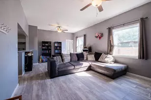 402 Cleveland St, Sterling, CO 80751 - Photo 2