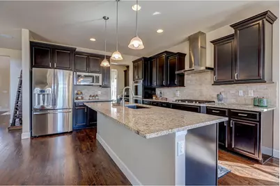 2246 Front Range Ct, Erie, CO 80516 - Photo 10