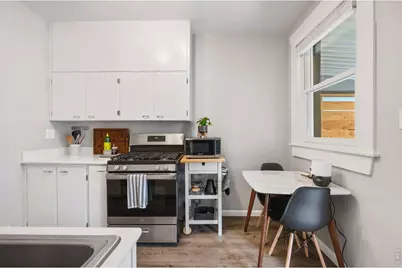 1070 Cook St, Denver, CO 80206 - Photo 8