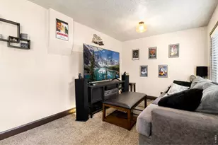 506 E 1st St, Loveland, CO 80537 - Photo 4