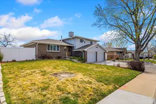 744 S Bermont Dr, Lafayette, CO 80026 - Photo 2